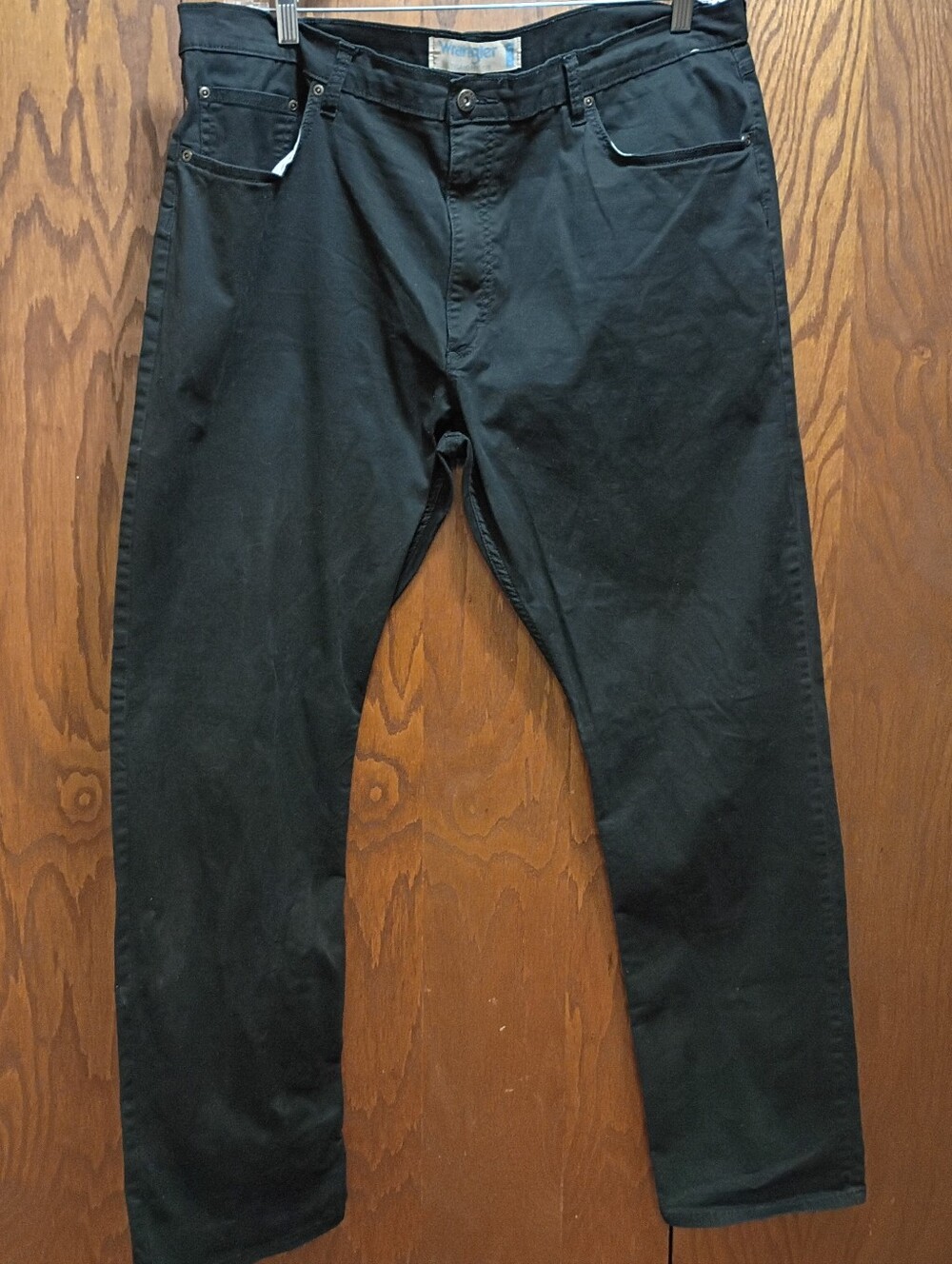 Wrangler Men's Black Jeans 40w X 32" long - Straight Fit